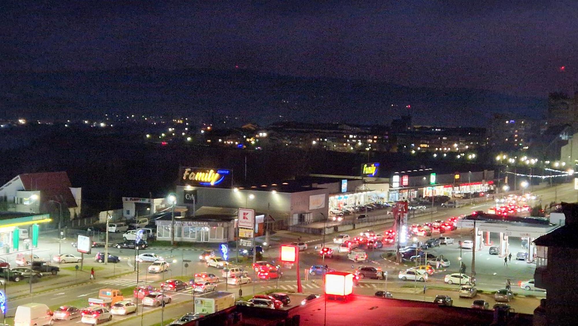 Central Modern View Ap Râmnicu Vâlcea Extérieur photo